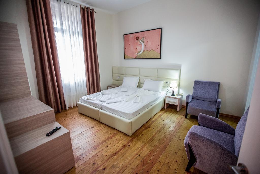Living Hotel Tirana Zimmer foto